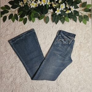 Rock & Republic Classic Vintage Wash Flared Jeans (NWOT)